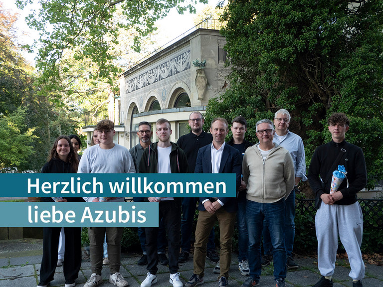 Werkstück Berlin - Hospital Logiserve - Immanuel Dienstleistungen - Nachricht - Neue Auszubildende am Campus Wannsee begrüßt - Gruppenbild